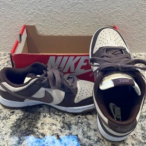 Brown/cream Nike dunks